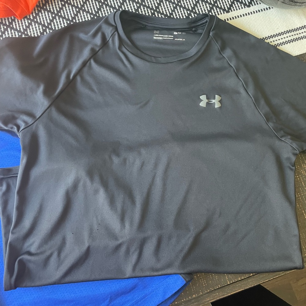 Men’s shirt and shorts